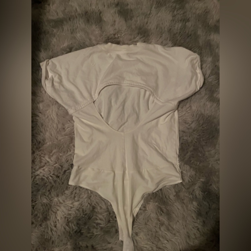 LULULEMON BODYSUIT TEE WITH OPEN BACK